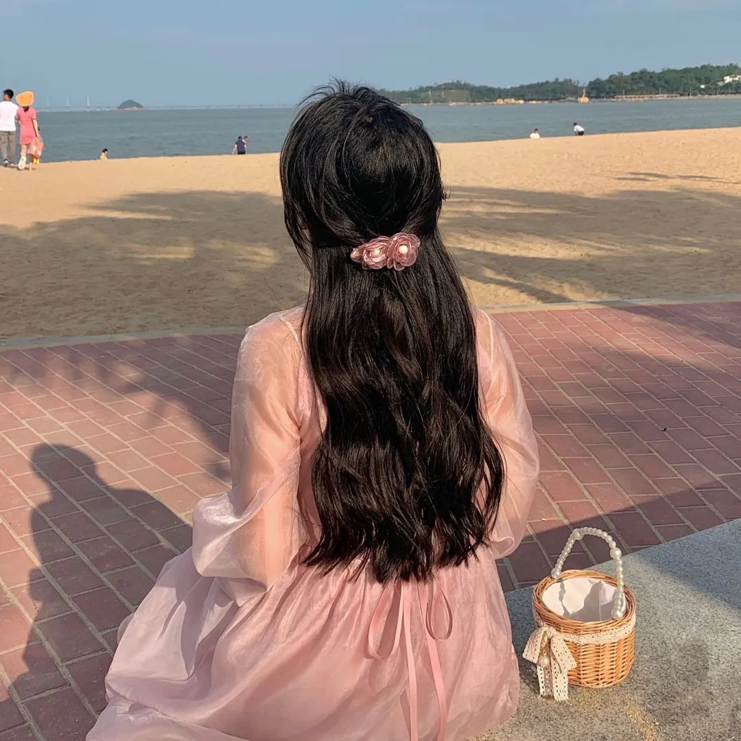 北极百货的秋乃小姐